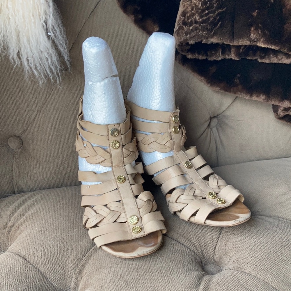 BCBG Strappy, braided beige leather-look, wedge-heeled sandal, size 6